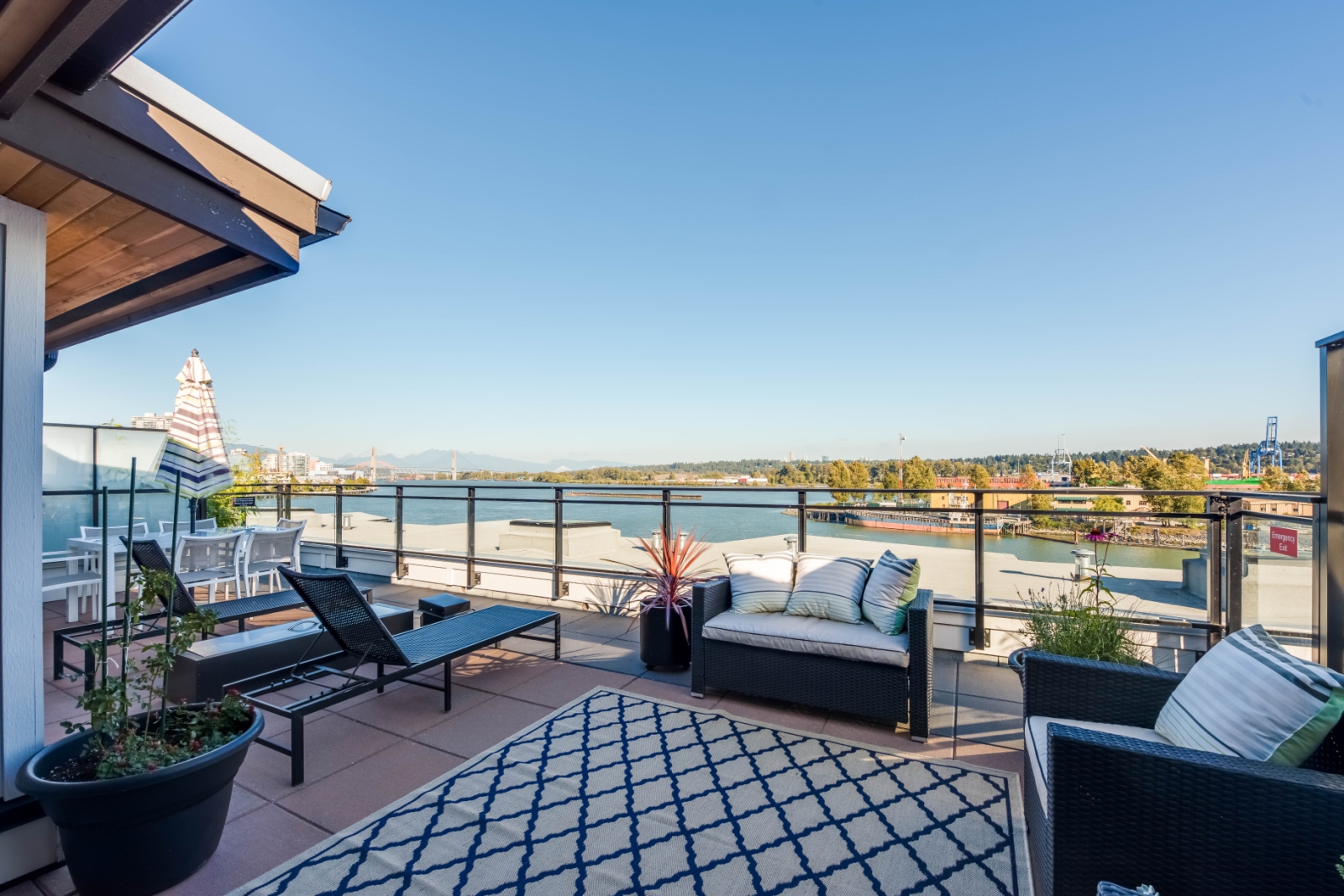 New Westminster Luxury Loft Penthouse 9 Photo Inspiration
