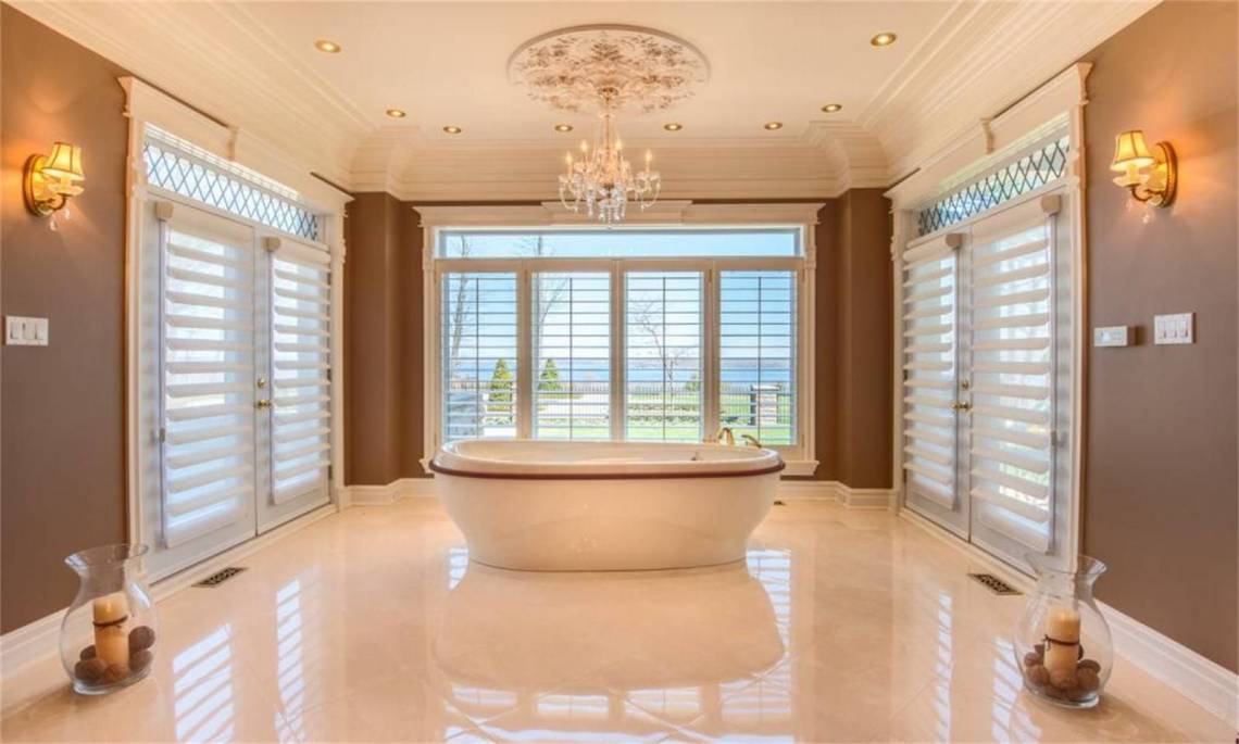 insane quebec bathroom 4