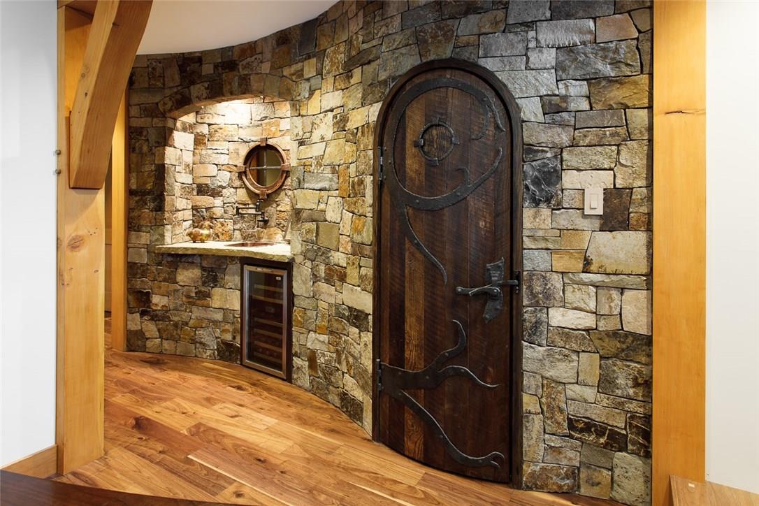 812 Highway 3A Nelson BC 12