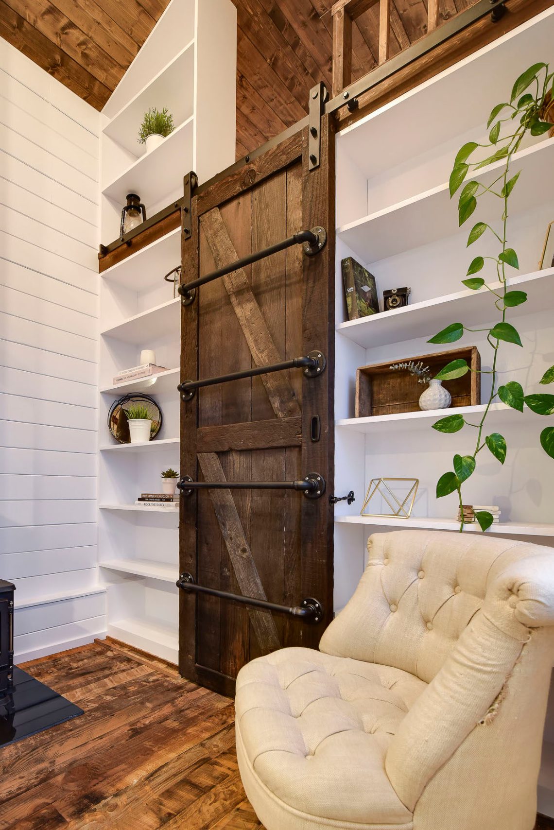 luxury tiny home made in canada mint 8