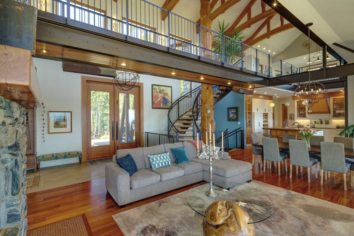 james bond home in canada 7