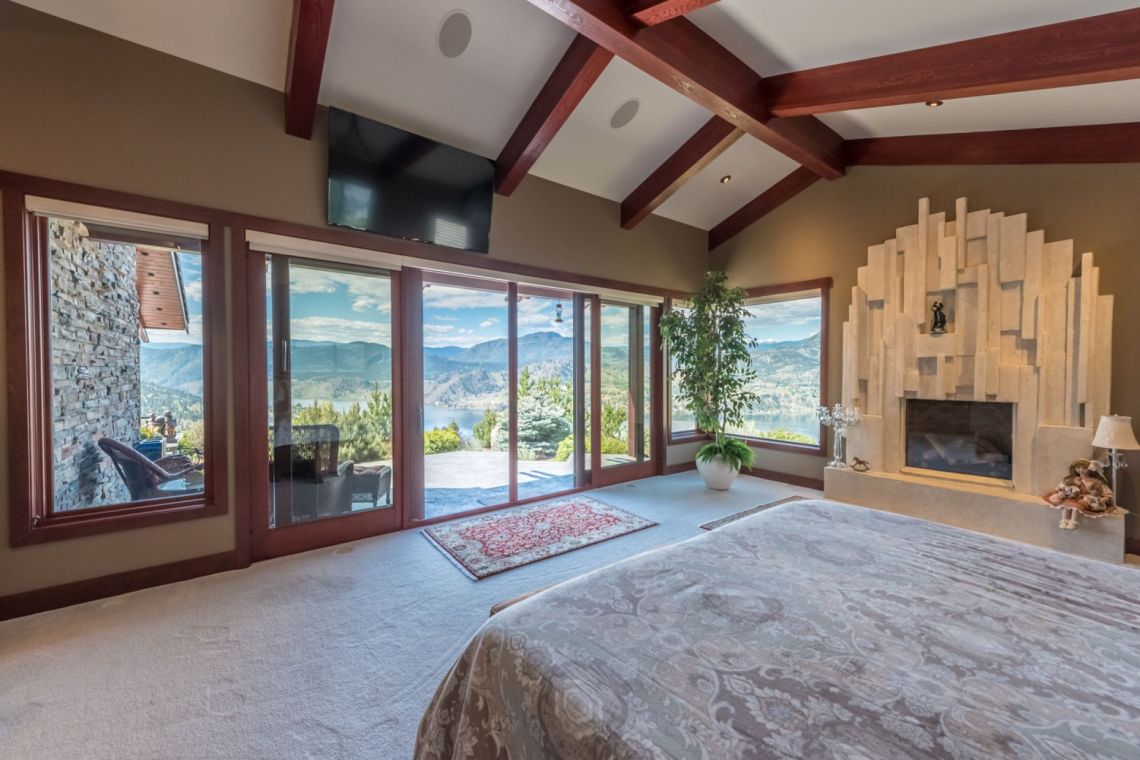 luxury okanagan falls estate 10