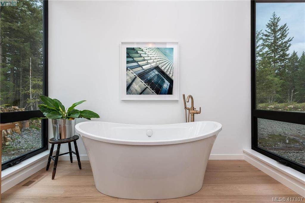 modern luxury salt spring island home for sale 7