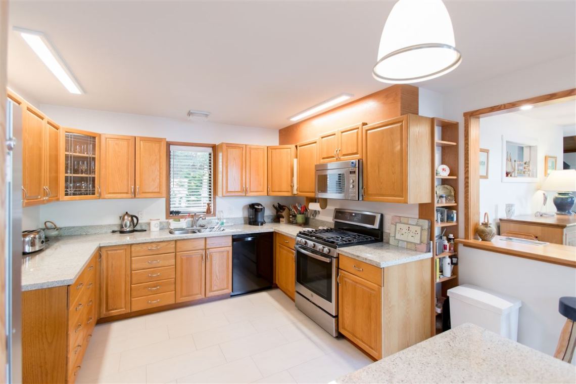 luxury oceanfront sechelt family home for sale 12